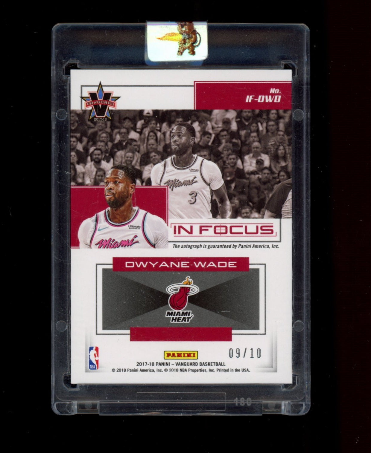 2017-18 Panini Vanguard #IF-DWD Dwyane Wade In Focus Autographs Gold #/10