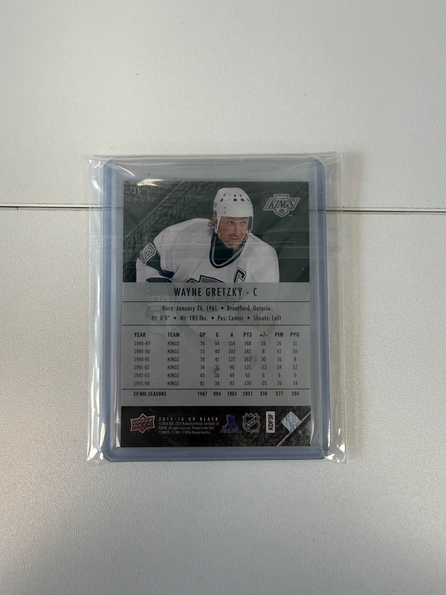 2015-16 Upper Deck Black #31 Wayne Gretzky Gold Spectrum #/25