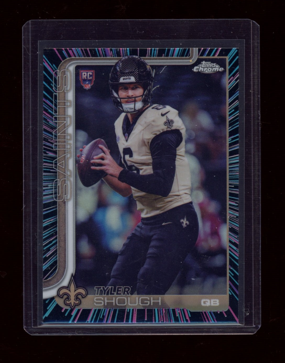 2025 Topps Chrome #398 Tyler Shough Neon Pulse Refractor