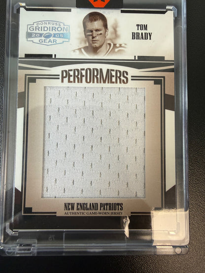 2005 Donruss Gridiron Gear #P-47 Tom Brady Performers Jerseys Jumbo Swatch #/35
