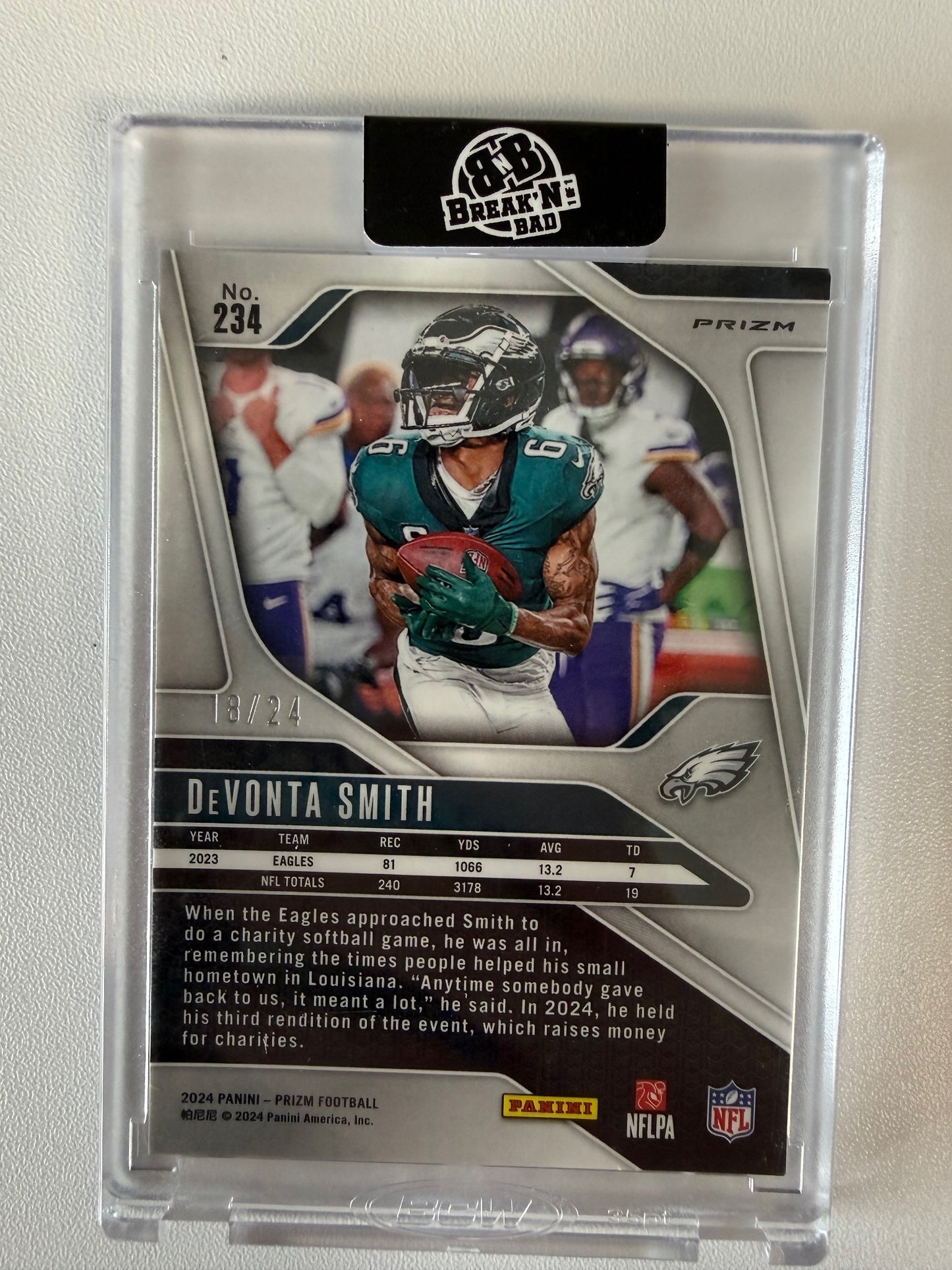 2024 Panini Prizm #234 DeVonta Smith Gold Sparkle #/24